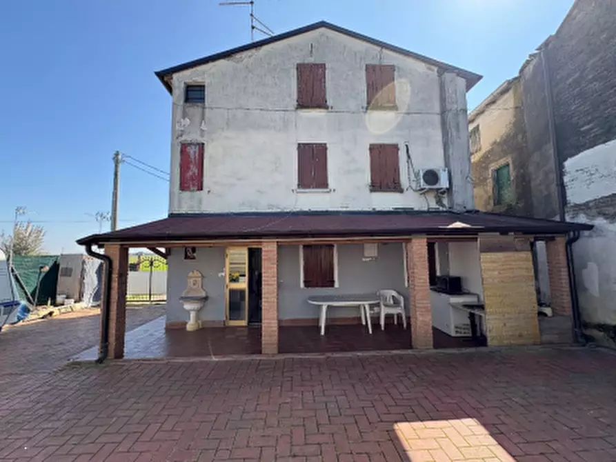 Immagine 2 di Casa indipendente in vendita  in Strada San Bernardino a Novellara