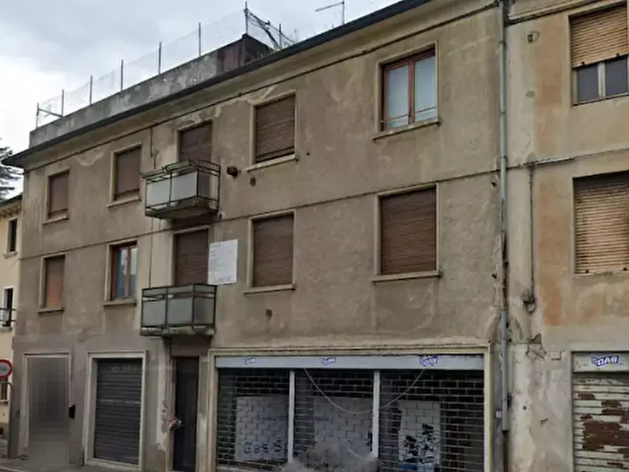 Immagine 1 di Stabile in vendita  in Via Alessandro Rossi a Piovene Rocchette