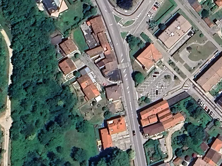 Immagine 7 di Stabile in vendita  in Via Alessandro Rossi a Piovene Rocchette