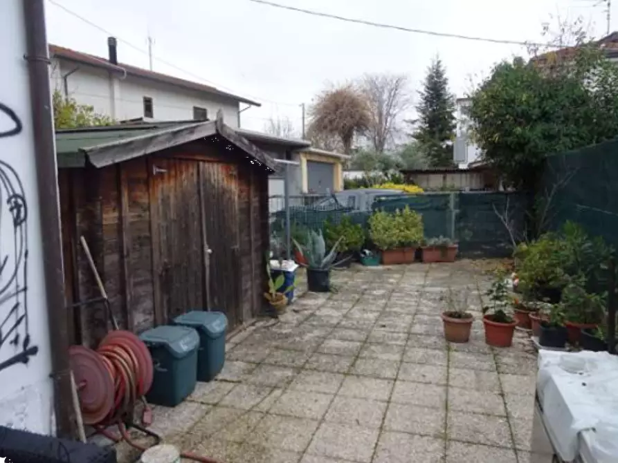 Immagine 10 di Porzione di casa in vendita  in Via Flaminia a Riccione