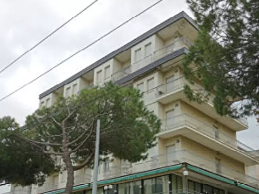 Immagine 1 di Hotel in vendita  in Via Amerigo Vespucci  a Rimini