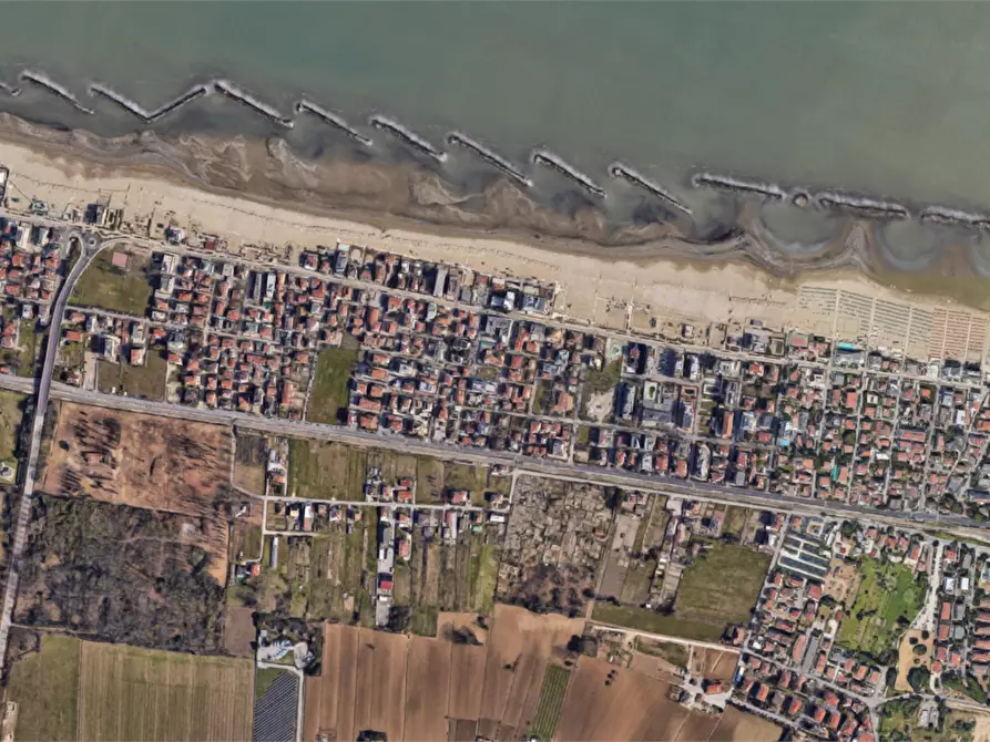 Immagine 1 di Magazzino in vendita  in Viale Porto Palos a Rimini