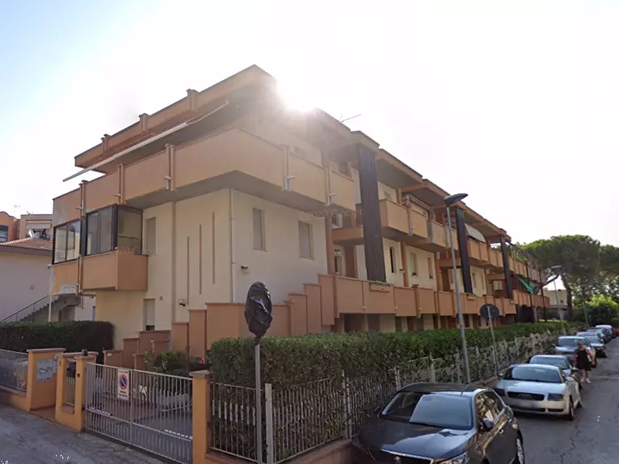 Immagine 1 di Appartamento in vendita  in Viale Cervignano del Friuli a Rimini