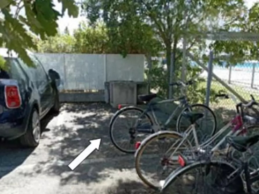 Immagine 1 di Posto auto in vendita  in Viale Monte Rosa  a Riccione