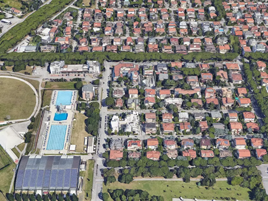 Immagine 4 di Garage in vendita  in Viale Monte Rosa a Riccione