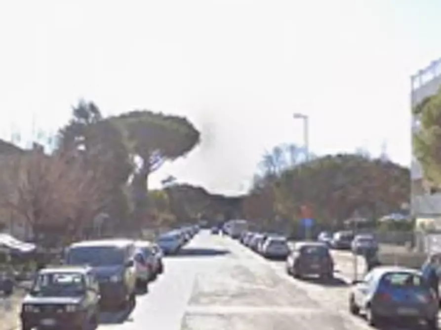 Immagine 2 di Garage in vendita  in Viale Monte Rosa a Riccione