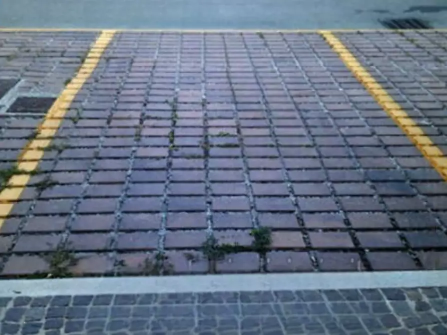 Immagine 1 di Posto auto in vendita  in Piazzale 2 Giugno a Riccione