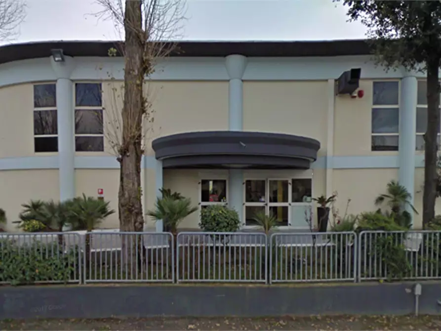 Immagine 3 di Negozio in vendita  in Viale Manfroni  a Riccione