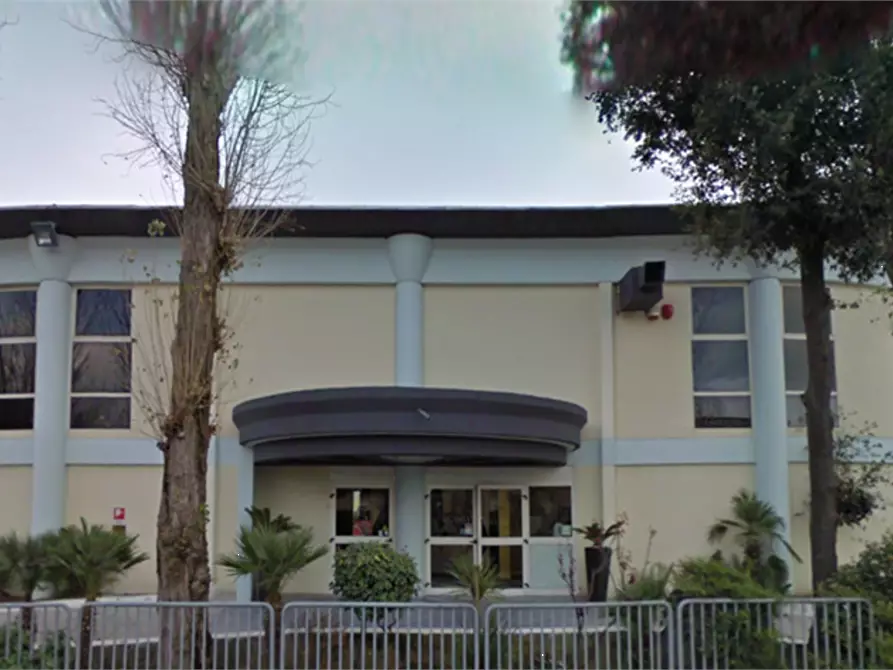 Immagine 4 di Negozio in vendita  in Viale Manfroni  a Riccione