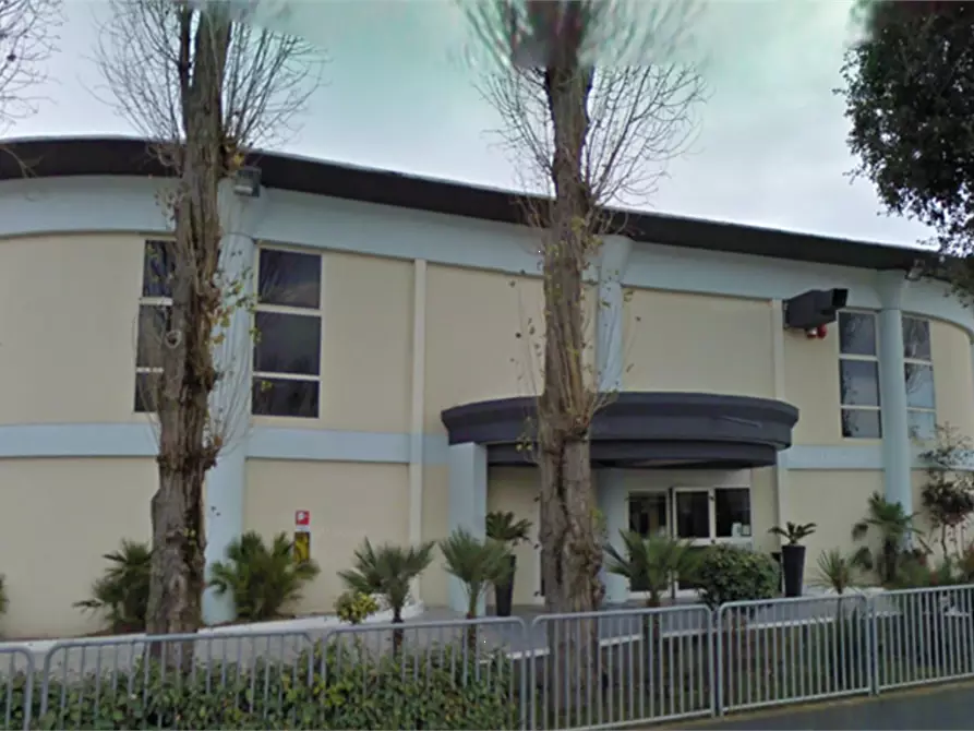 Immagine 5 di Negozio in vendita  in Viale Manfroni  a Riccione