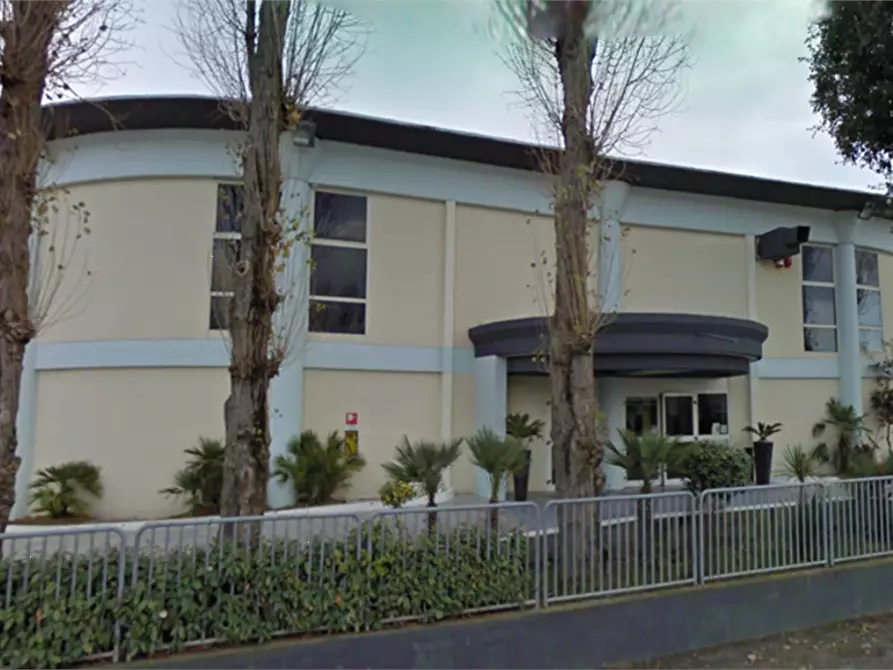 Immagine 11 di Negozio in vendita  in Viale Manfroni  a Riccione