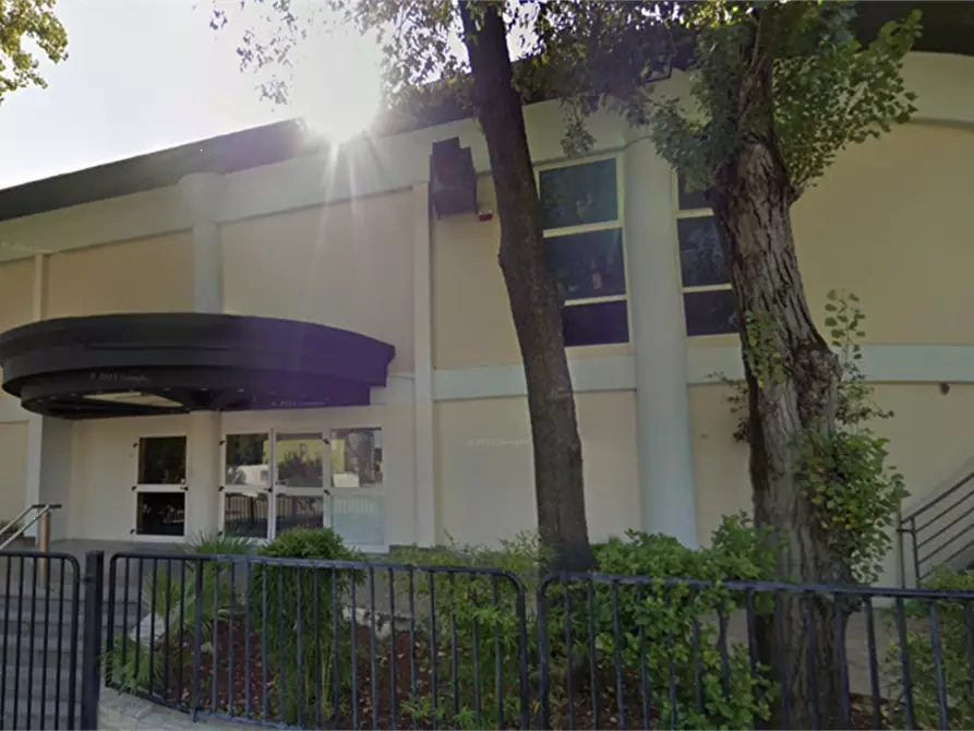 Immagine 13 di Negozio in vendita  in Viale Manfroni  a Riccione