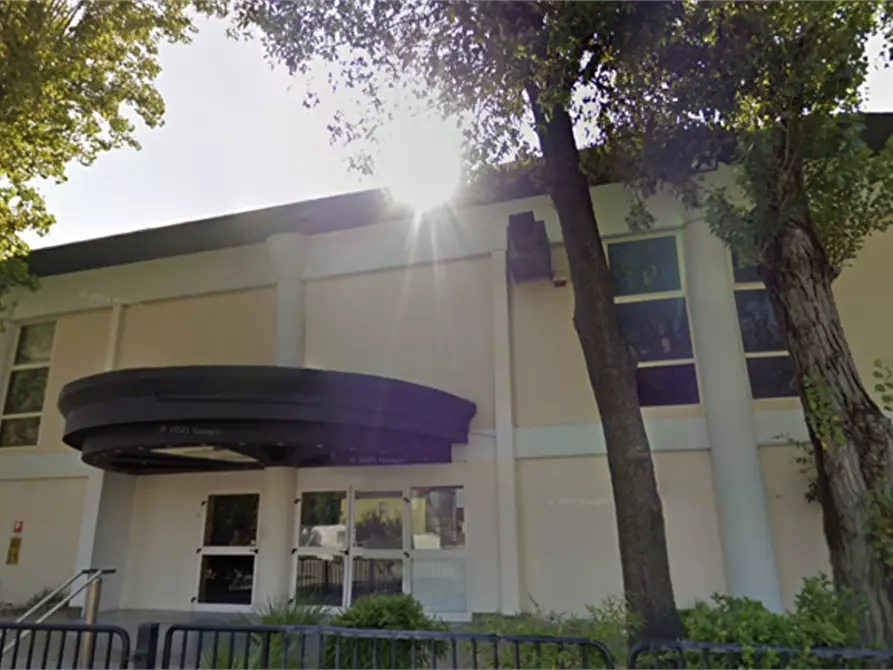 Immagine 15 di Negozio in vendita  in Viale Manfroni  a Riccione