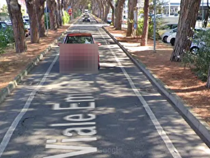 Immagine 6 di Negozio in vendita  in Viale Emilia a Riccione