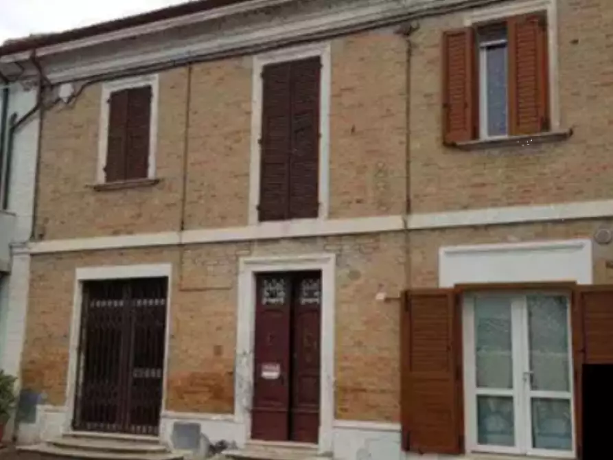 Immagine 2 di Appartamento in vendita  in Via Roma a Terre Roveresche