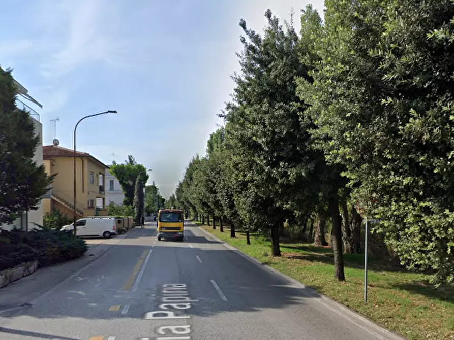 Immagine 3 di Negozio in vendita  in Via Papiria a Fano