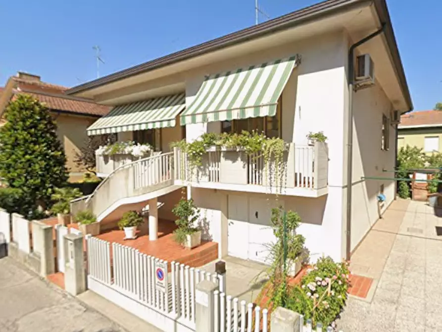 Immagine 2 di Villetta a schiera in vendita  in Via Enrico Toti a Gabicce Mare