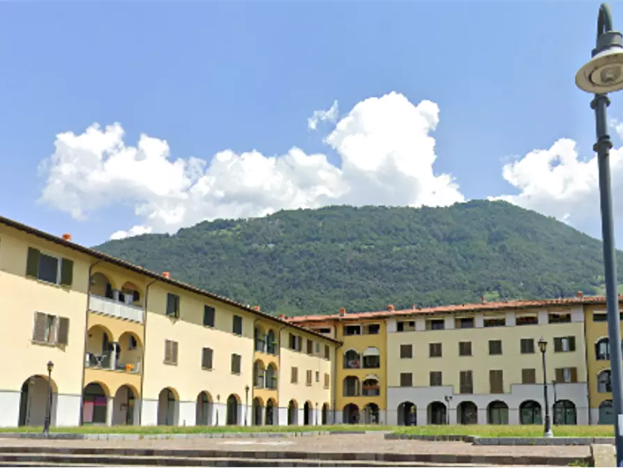 Immagine 1 di Negozio in vendita  in Via Mandalossa a Pisogne