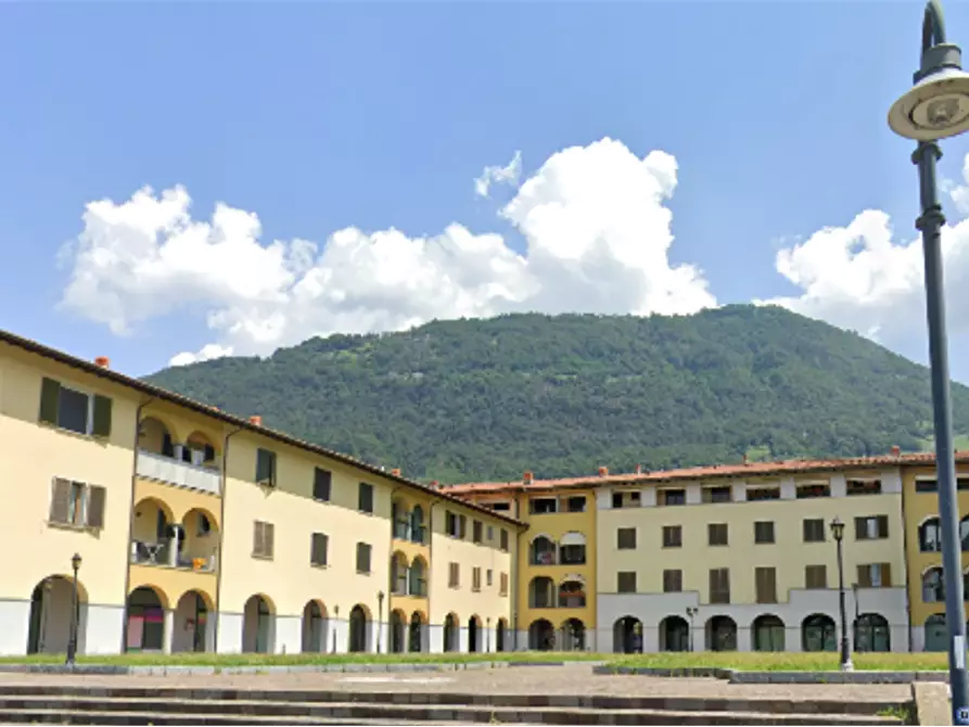 Immagine 2 di Negozio in vendita  in Via Mandalossa a Pisogne