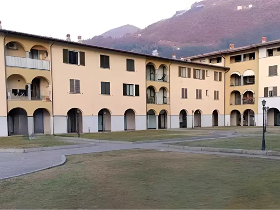 Immagine 6 di Negozio in vendita  in Via Mandalossa a Pisogne