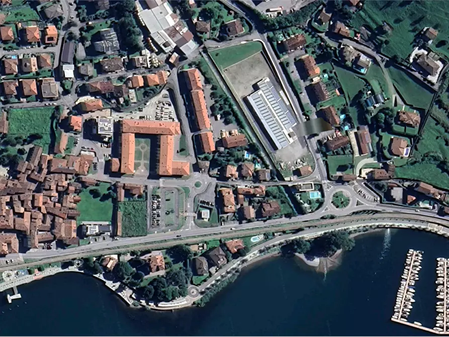 Immagine 12 di Negozio in vendita  in Via Mandalossa a Pisogne