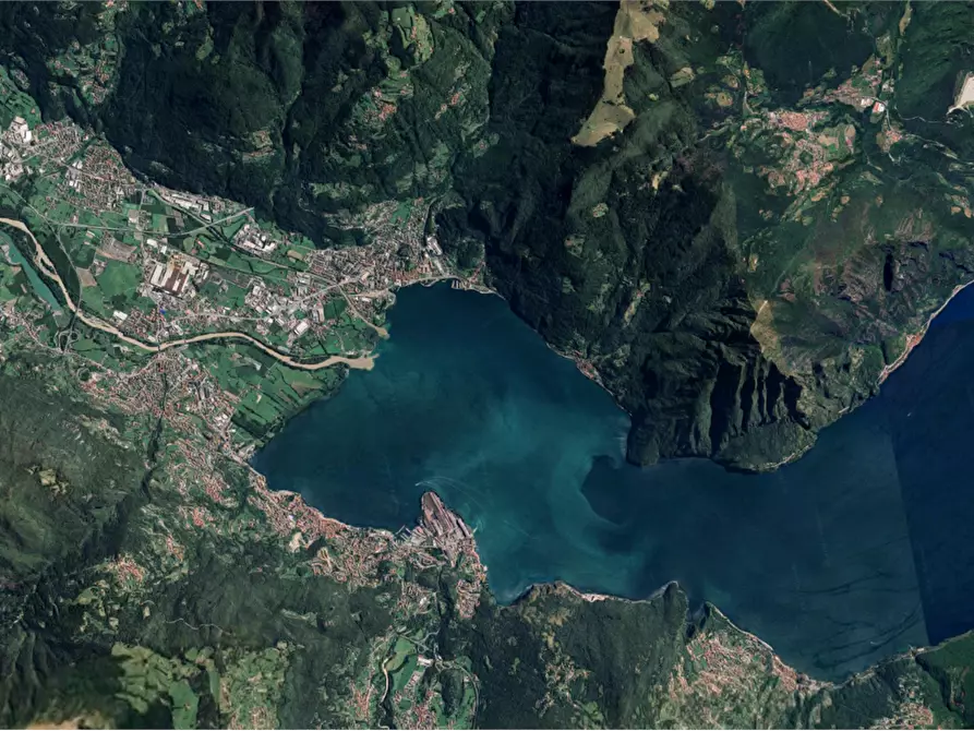 Immagine 15 di Negozio in vendita  in Via Mandalossa a Pisogne