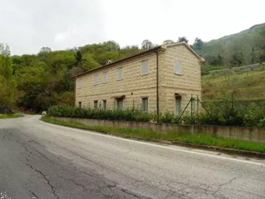 Immagine 9 di Capannone industriale in vendita  in Via Romagnoli  a Mombaroccio