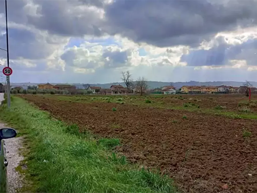 Immagine 2 di Terreno edificabile in vendita  in Via della Liberazione a Cartoceto