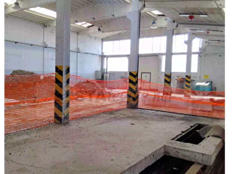 Immagine 12 di Capannone industriale in vendita  in Via San Zenone a Dello