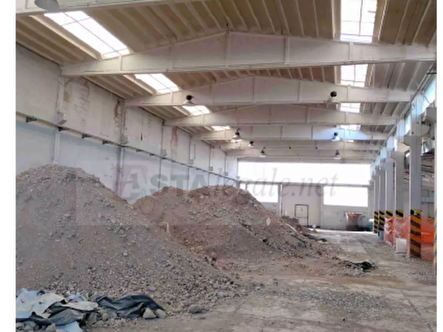 Immagine 16 di Capannone industriale in vendita  in Via San Zenone a Dello