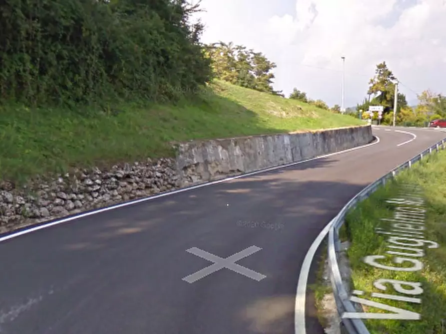 Immagine 3 di Garage in vendita  in Via  Marconi a Agnosine