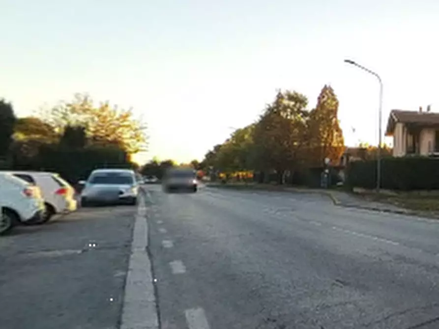 Immagine 3 di Negozio in vendita  in Via Vittorio Veneto  a Calvagese Della Riviera