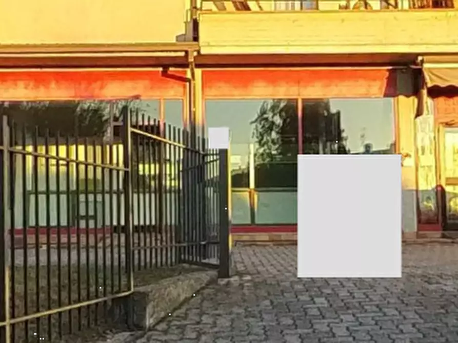 Immagine 2 di Negozio in vendita  in Via Vittorio Veneto  a Calvagese Della Riviera