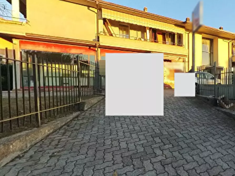 Immagine 5 di Negozio in vendita  in Via Vittorio Veneto  a Calvagese Della Riviera