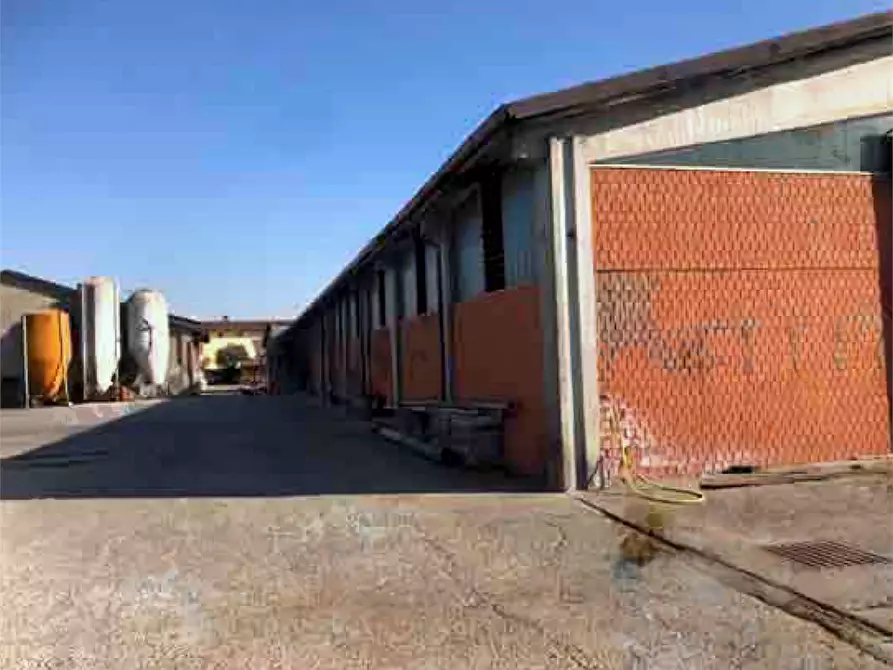 Immagine 2 di Capannone industriale in vendita  in Via Guglielmo Marconi a Berlingo