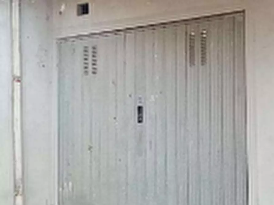 Immagine 1 di Garage in vendita  in Via Monastir  a Torino