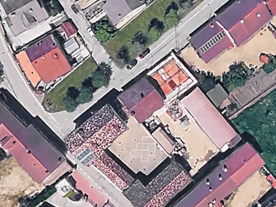 Immagine 3 di Garage in vendita  in Viale Monviso a Lombriasco