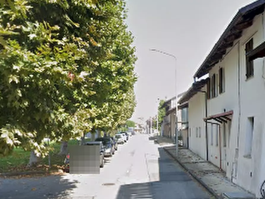 Immagine 5 di Garage in vendita  in Viale Monviso a Lombriasco