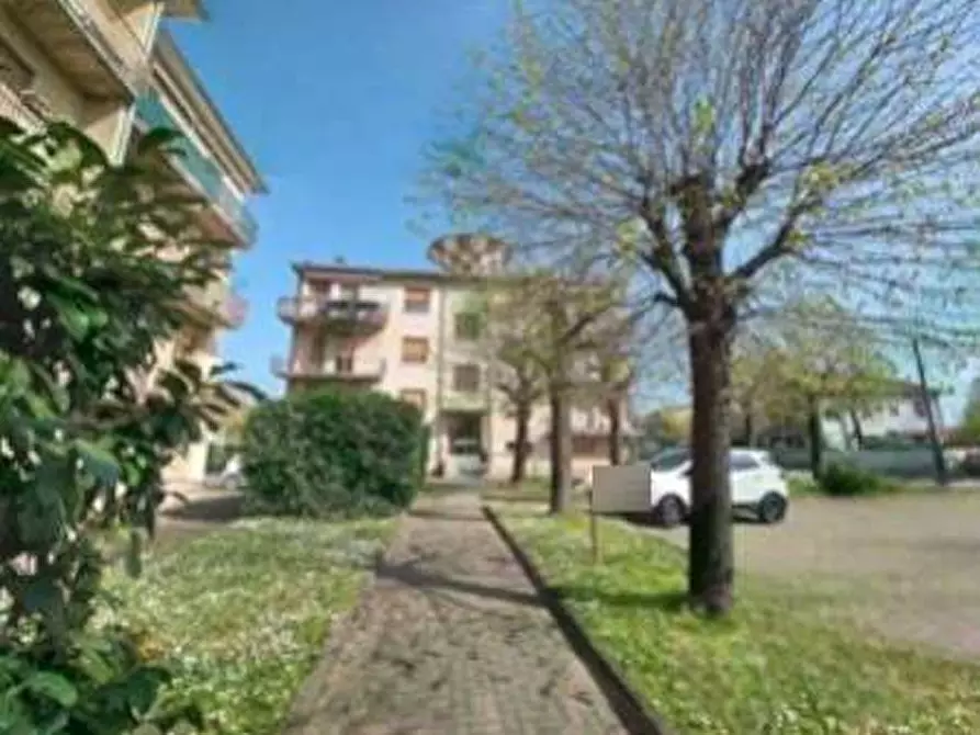 Immagine 2 di Appartamento in vendita  in Via I Maggio a Torrile