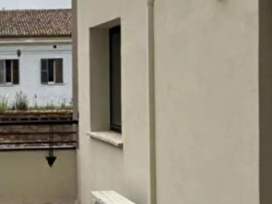 Immagine 2 di Ufficio in vendita  in Viale Dei Partigiani a Pesaro