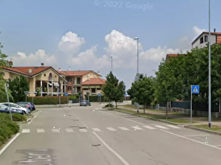 Immagine 8 di Stabile in vendita  in Viale della Libertà a Carmagnola