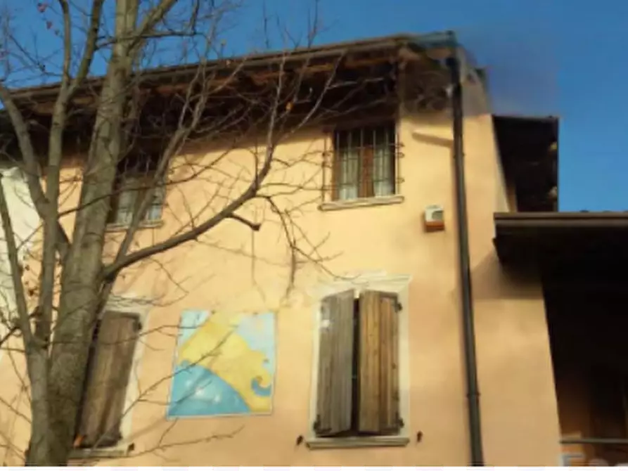 Immagine 1 di Casa indipendente in vendita  in Via Santellone a Montichiari