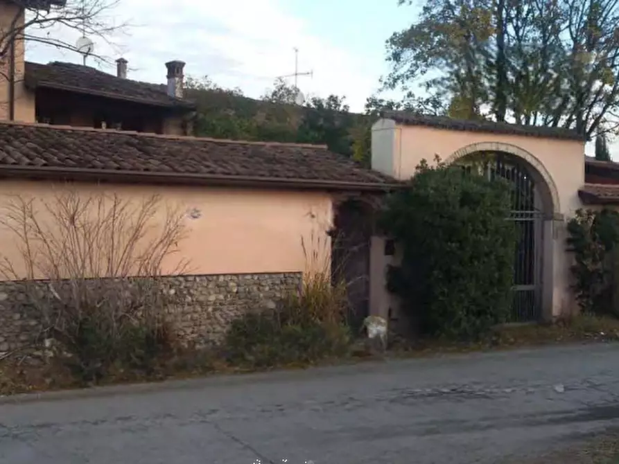 Immagine 4 di Casa indipendente in vendita  in Via Santellone a Montichiari