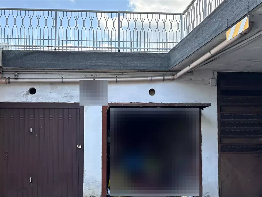 Immagine 2 di Garage in vendita  in Via Amilcare Ponchielli  a Moncalieri