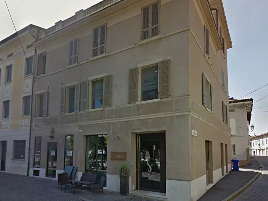 Immagine 1 di Negozio in vendita  in Piazza Italia a Manerbio