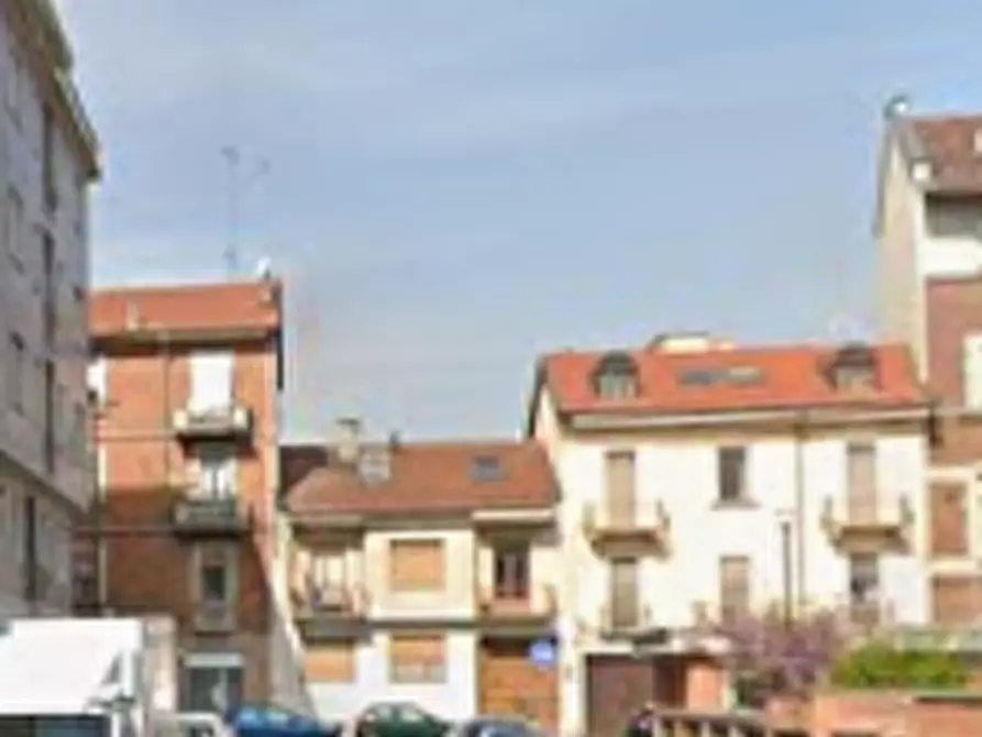 Immagine 4 di Garage in vendita  in Via Envie a Torino