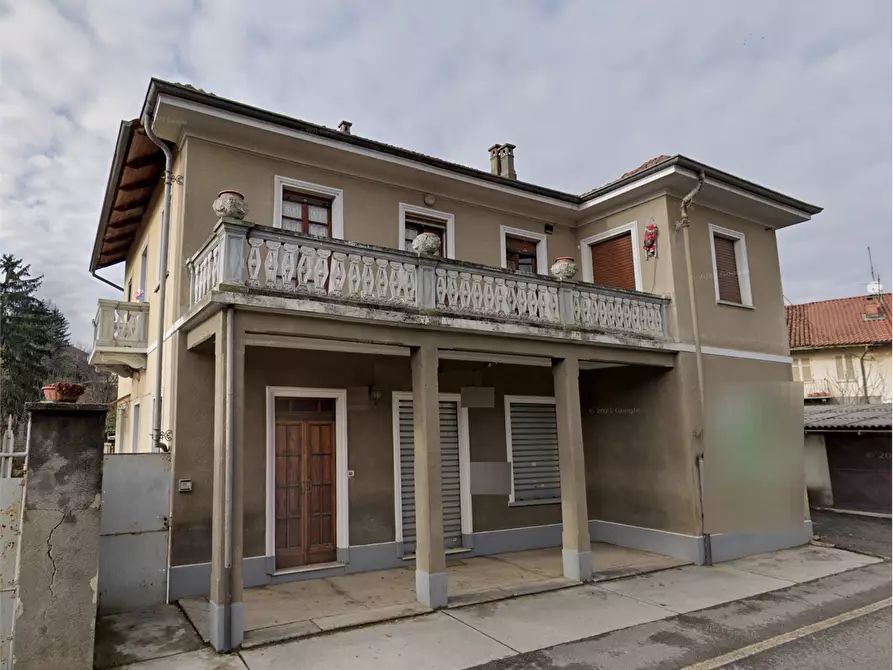 Immagine 4 di Stabile in vendita  in Via Umberto I a Trofarello