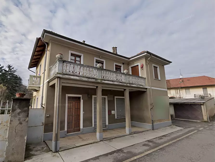 Immagine 6 di Stabile in vendita  in Via Umberto I a Trofarello