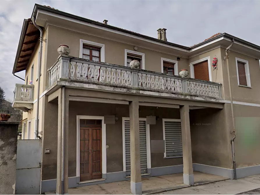 Immagine 7 di Stabile in vendita  in Via Umberto I a Trofarello