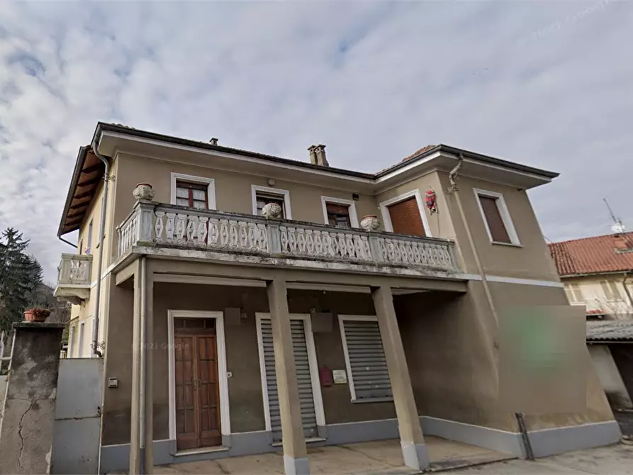 Immagine 12 di Stabile in vendita  in Via Umberto I a Trofarello